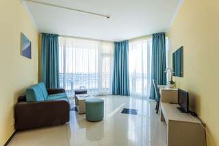 Отель Blue Pearl Hotel - Ultra All - Inclusive Солнечный Берег Люкс с 1 спальней и балконом (для 2 взрослых + 2 детей)-5